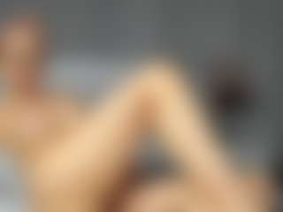 beckyspearss MILF webcam performer live streaming