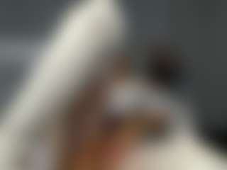 beckyspearss MILF webcam performer live streaming