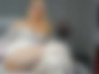 beckyspearss MILF webcam performer live streaming