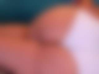 Live cam show with Cataleya - Brown Hair MILF on Camsoda