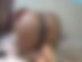 queenloovee's Live Sex Cam Show