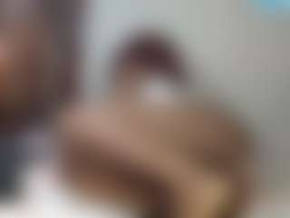 Live cam show with queenloovee - Fingering on Stripli.com