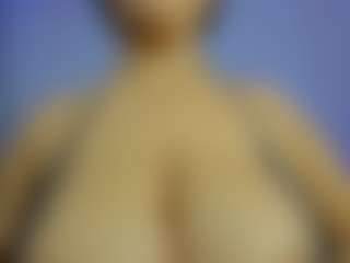 iris-torrez's Live Sex Cam Show