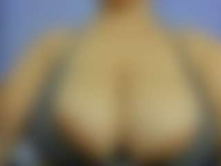 iris-torrez's Live Sex Cam Show