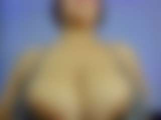 iris-torrez's Live Sex Cam Show