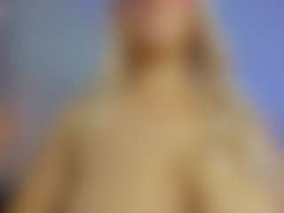 Live cam show with iris-torrez - Milk on TastyBlacksLive