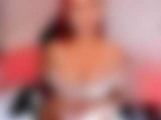Live cam show with lucybeatifull - Striptease MILF on Fit Hotties