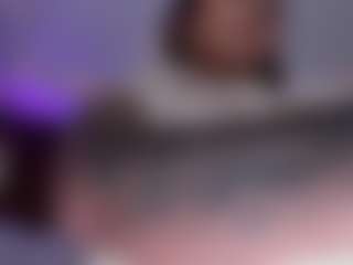 Live cam show with lucybeatifull - Bedroom on madthumbs