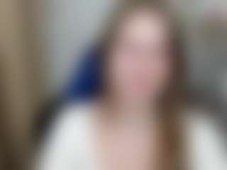 Live cam show with MeganxCute - Blonde Hair Petite on Milfs Live