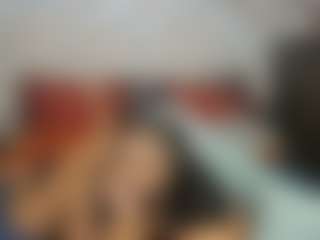 Live cam show with Sienna Divyne - Lips on SinfulBabes