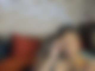 Live cam show with Sienna Divyne - Black MILF on Hubzter Live