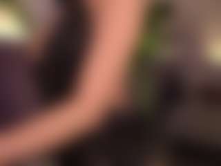 Live cam show with Elle Diane 👑 - Shaved Pussy on testsause.com