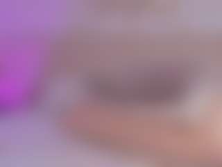 Live cam show with MadelynnGray - Living Room on Camsoda