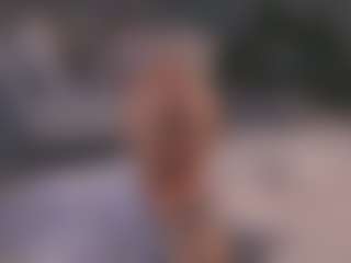 Live cam show with Amy Armstrong - Athletic on Latina Girls
