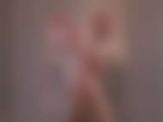 Live cam show with Amy Armstrong - Living Room on Camsoda.co
