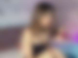 Live cam show with Emylie sexy body - Nipple Play on SquirtSoMuch