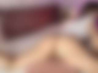 Live cam show with Emylie sexy body - Anal on CamSextacy