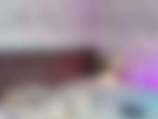 Live cam show with Emylie sexy body - Nipple Play on Camming Site