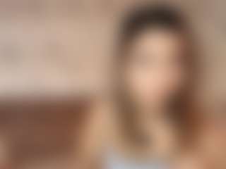 Live cam show with Emylie sexy body - Skinny on Dare Cams