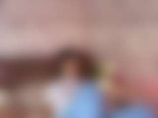 Live cam show with Emylie sexy body - Erotic Dance on xDating