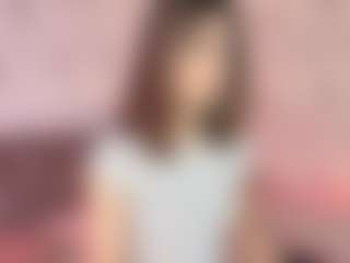Live cam show with Emylie sexy body - Striptease on 1on1-livenow