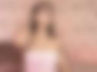 Live cam show with Emylie sexy body - Nipple Play on SpankPalCams