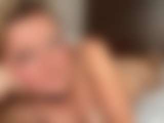 Ameliasweety69's Live Sex Cam Show