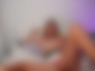 Ameliasweety69's Live Sex Cam Show