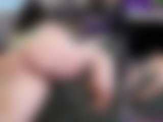 Live cam show with CreepyCrawlyQueen - Foot Fetish Brown Hair on Stripli.com
