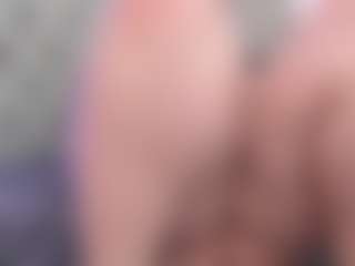 Live cam show with Anette-Cooper - Public MILF on pussylord.com