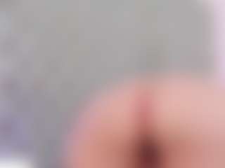 Live cam show with Anette-Cooper - Bedroom MILF on Sweet Sext