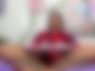 Live cam show with Hanna-moore1 - Facial Piercings on Camming Site