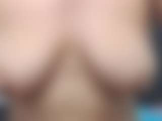 Live cam show with tamara-yorrkk - Small Ass on TeamSkeetLive