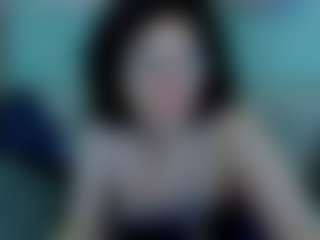 Live cam show with everlyrays - Striptease MILF on sexytreat.net