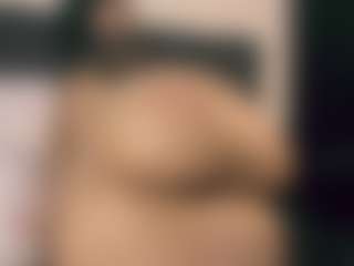 Live cam show with Sweet_Maggie - Smoking on Camsoda