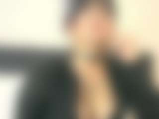 Live cam show with Sweet_Maggie - Smoking on Camsoda
