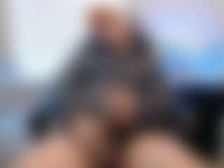 Live cam show with Biggreysweats - Roleplay on live.xheat.ai