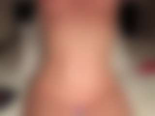 Live cam show with ilona4u - Flashing on xplaylive.com