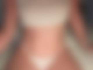 ilona4u's Live Sex Cam Show