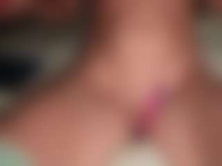 ilona4u's Live Sex Cam Show