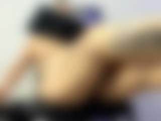 BRENDAMILFHOT's Live Sex Cam Show