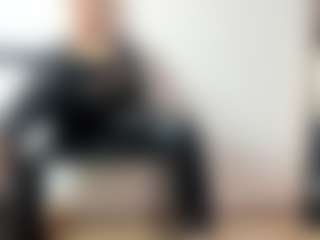 Live cam show with BRENDAMILFHOT - Thin on AdultVida.com
