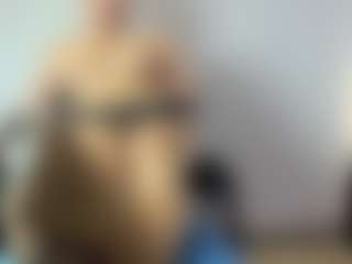Live cam show with BRENDAMILFHOT - Bedroom Blonde Hair on Mixed Magazine Live