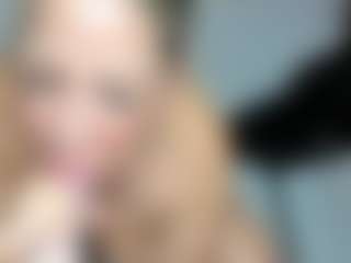 BRENDAMILFHOT's Live Sex Cam Show