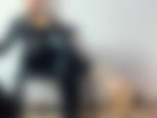 Live cam show with BRENDAMILFHOT - Strapon on Mixed Magazine Live