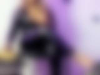 Live cam show with BRENDAMILFHOT - Middle Aged on Camsoda