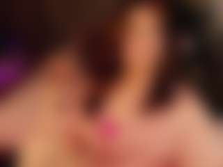 Live cam show with MichelMomsen - Bedroom on slutload