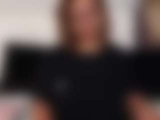 Khaya Parker MILF webcam performer live streaming
