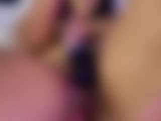 Live cam show with IrisRoss - Living Room on TeamSkeetLive