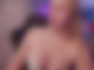 Kitty-Kelsi's Live Sex Cam Show